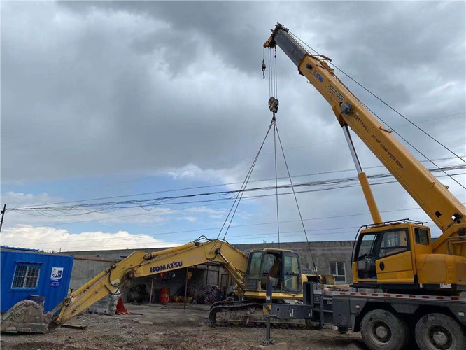 梅河口市25吨吊车的工作半径是多少？