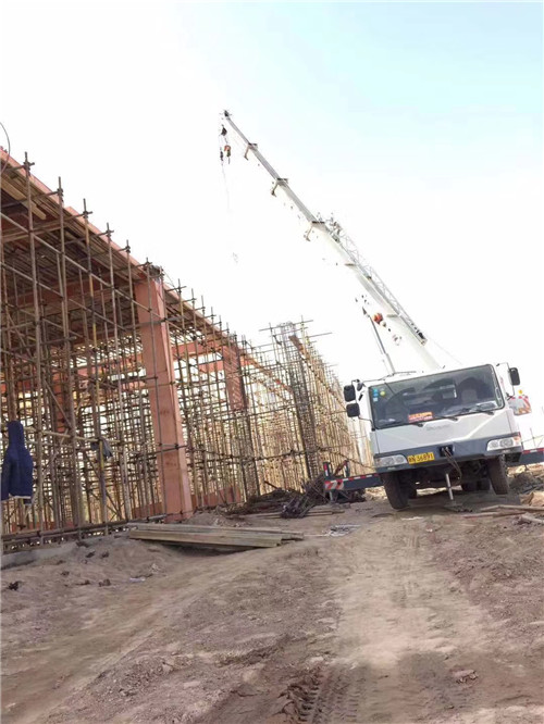 梅河口市吊车作业的安全注意事项有哪些？